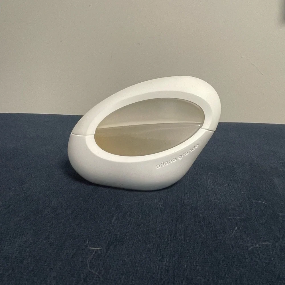 Aria Grande MOD Vanilla Eau de Parfum 
Luxe Brands Eau de Parfum Spray - Picture 2 of 3